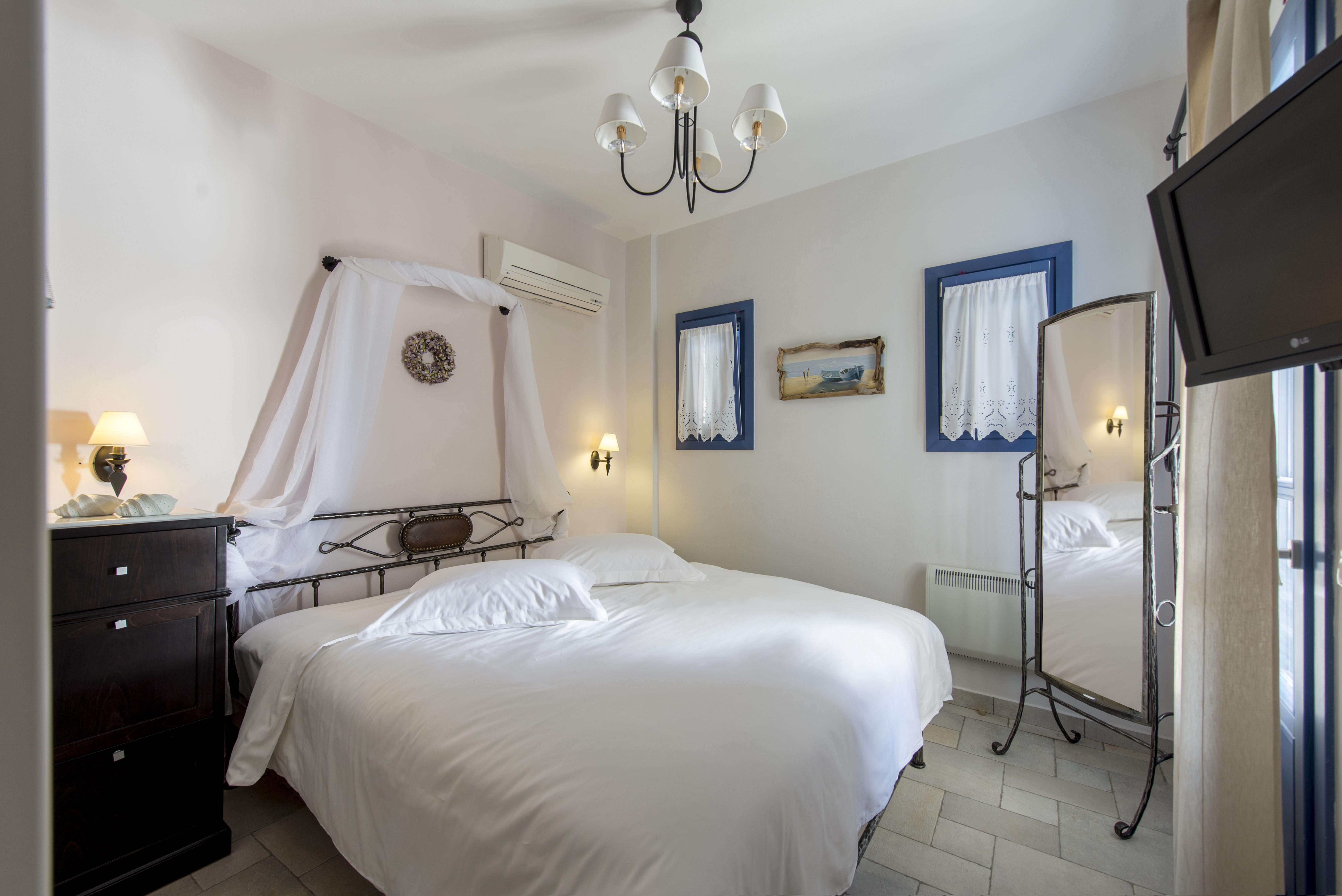 Earino Suites And Villa Akrotiri  Exterior photo