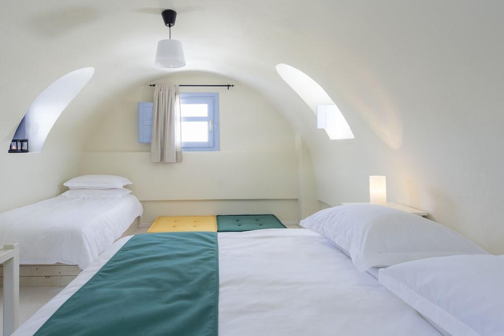 Earino Suites And Villa Akrotiri  Exterior photo